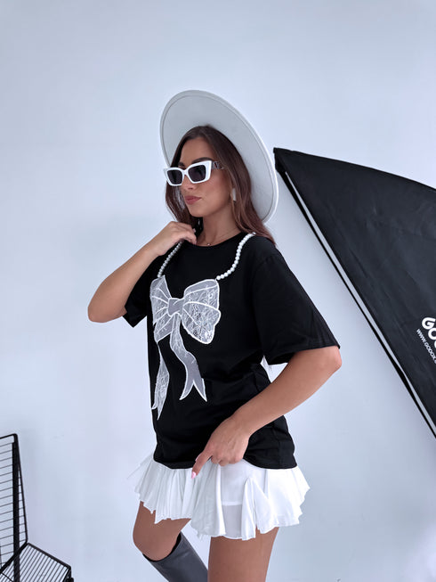 T-krekls "PEARL AND LACE" - melns
